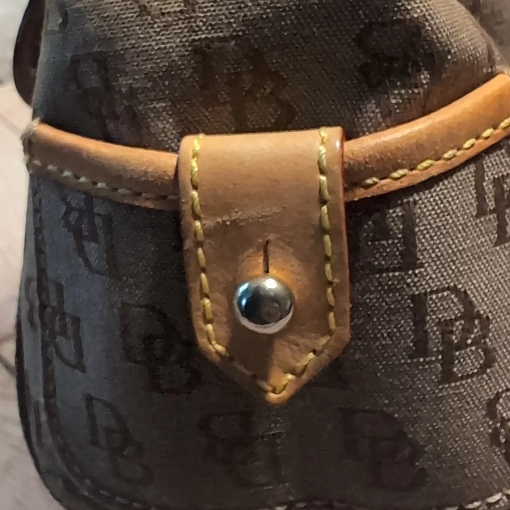 Dooney & Bourke Signature Light Brown Double Buckle Pockets Hobo Shoulder Purse - Picture 8 of 16